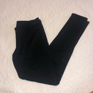 Under Armour leggings with pockets!